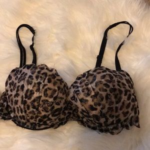 VS Pink “The Date Night” bra 32C push up cheetah